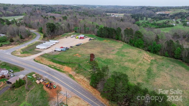 1964 Old Shelby Rd, Hickory, NC 28602