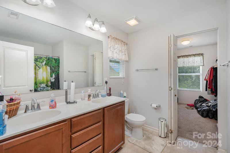 2524 Blue Moss Dr, Dallas, NC 28034
