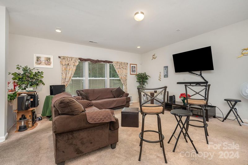 2524 Blue Moss Dr, Dallas, NC 28034