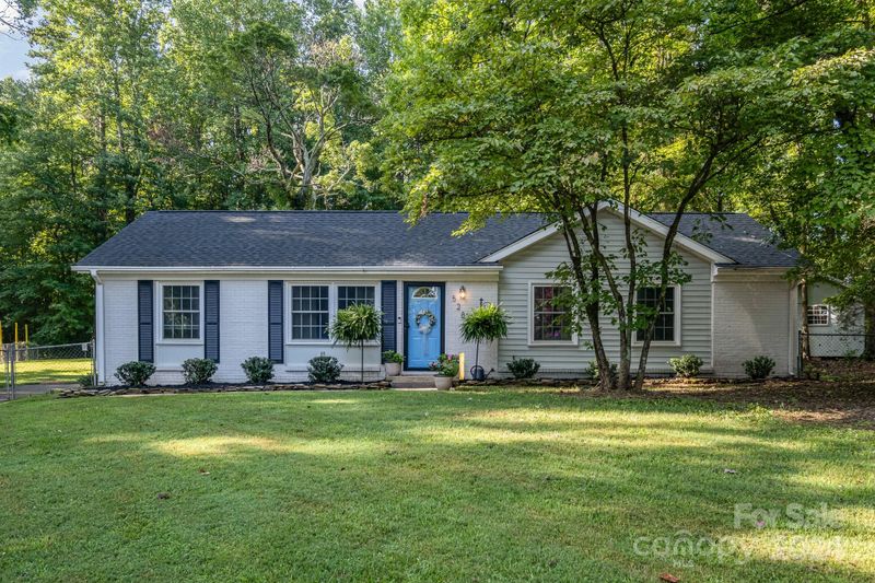 528 Culloden Ct, Charlotte, NC 28214