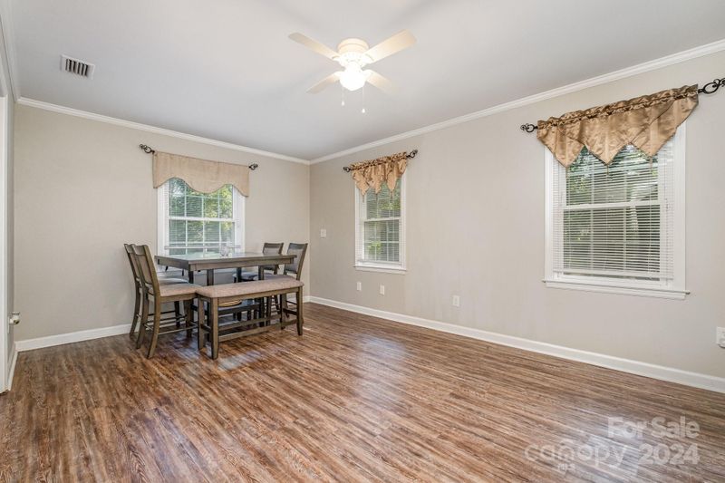 528 Culloden Ct, Charlotte, NC 28214