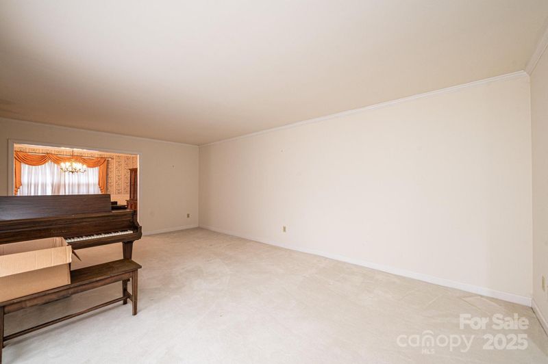 370 21st Ave NW, Hickory, NC 28601