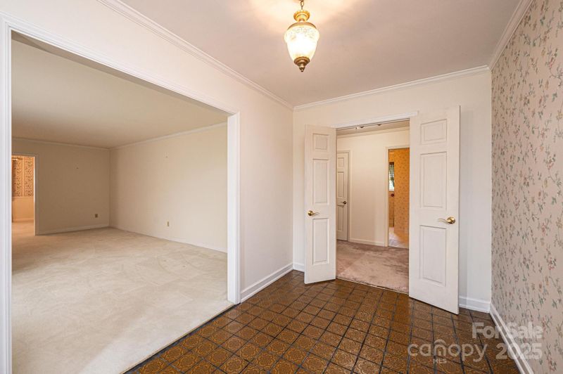 370 21st Ave NW, Hickory, NC 28601