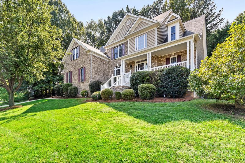 2848 Mt Isle Harbor Dr, Charlotte, NC 28214