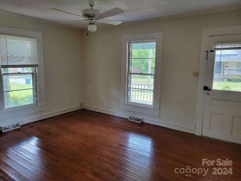 632 Alexander St, Statesville, NC 28677