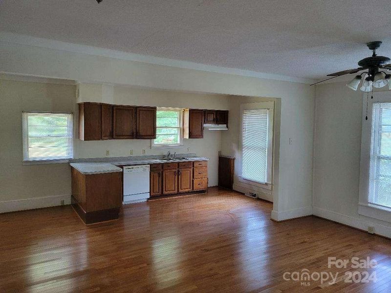 632 Alexander St, Statesville, NC 28677