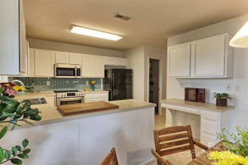 4427 Mariannes Ridge Rd, Charlotte, NC 28273