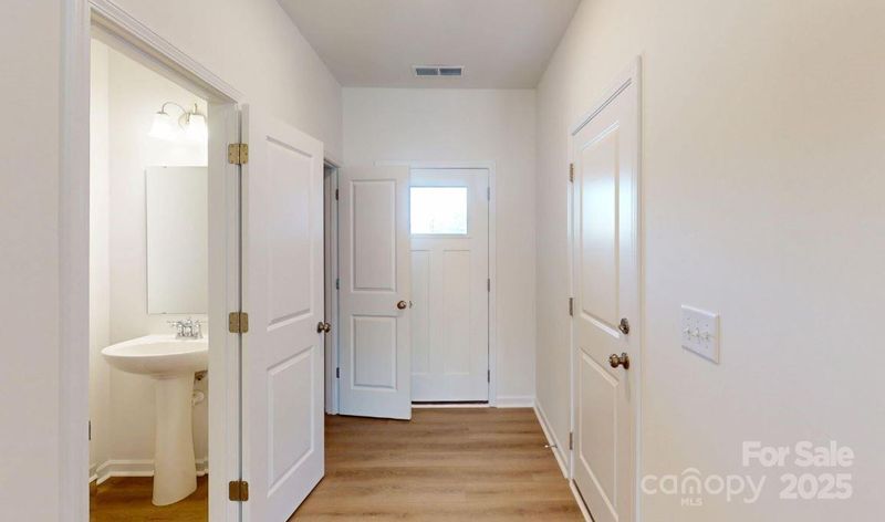 4061 Lawnview Dr, Charlotte, NC 28269