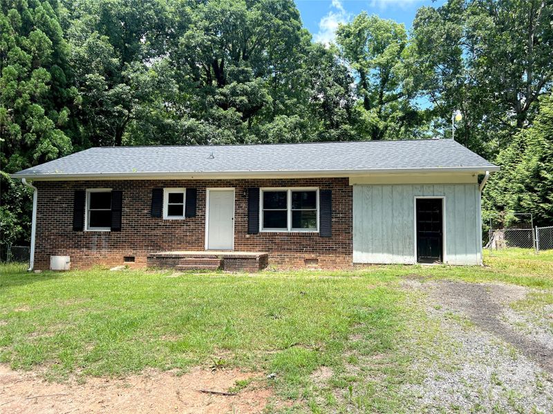 2753 Harmony Hw, Harmony, NC 28634