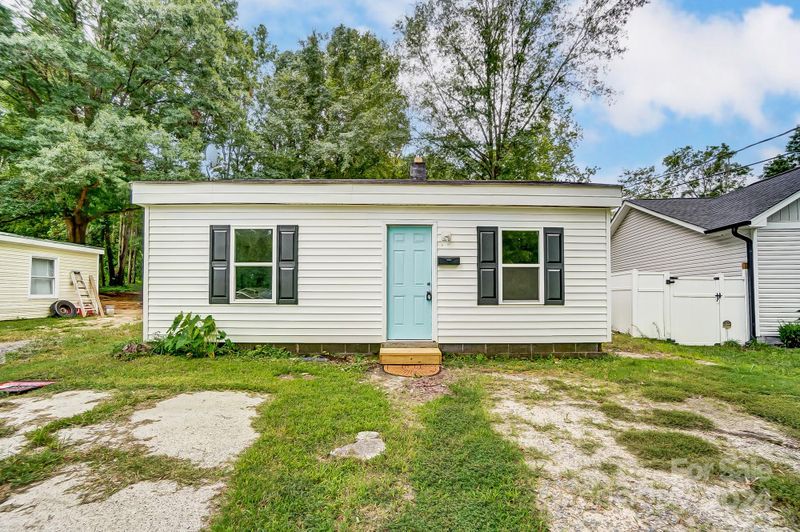 1047 Sycamore Ave, Gastonia, NC 28052