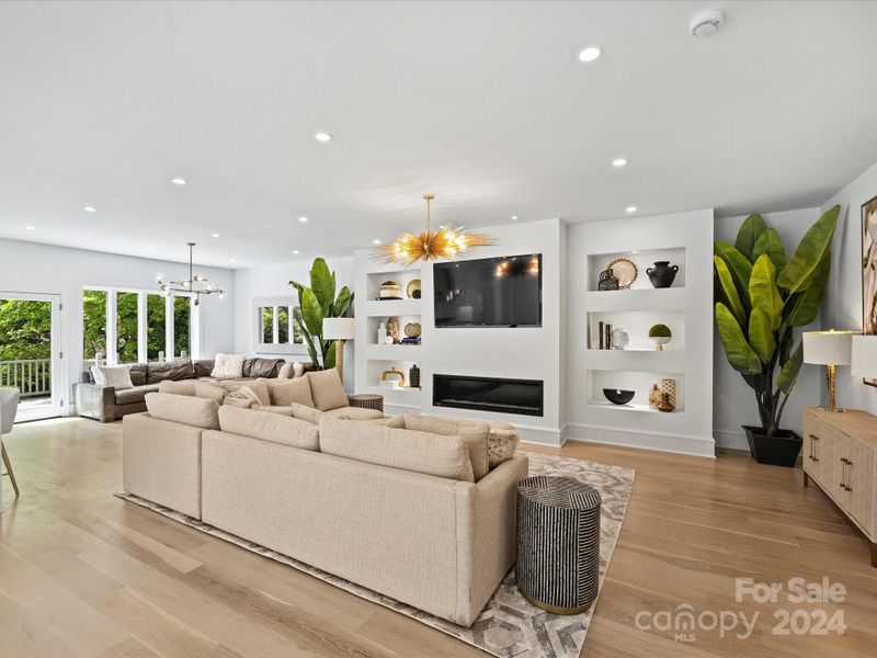 605 Hermitage Ct, Charlotte, NC 28207