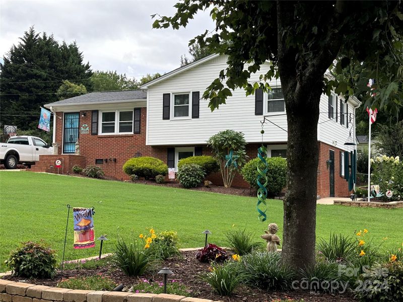 805 Freedom Mill Rd, Gastonia, NC 28052
