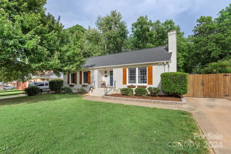 6935 Wrentree Dr, Charlotte, NC 28210
