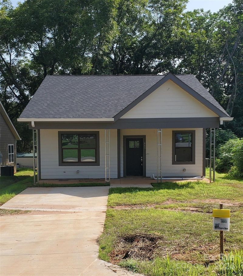 845 3rd Street Ct SW, Hickory, NC 28602
