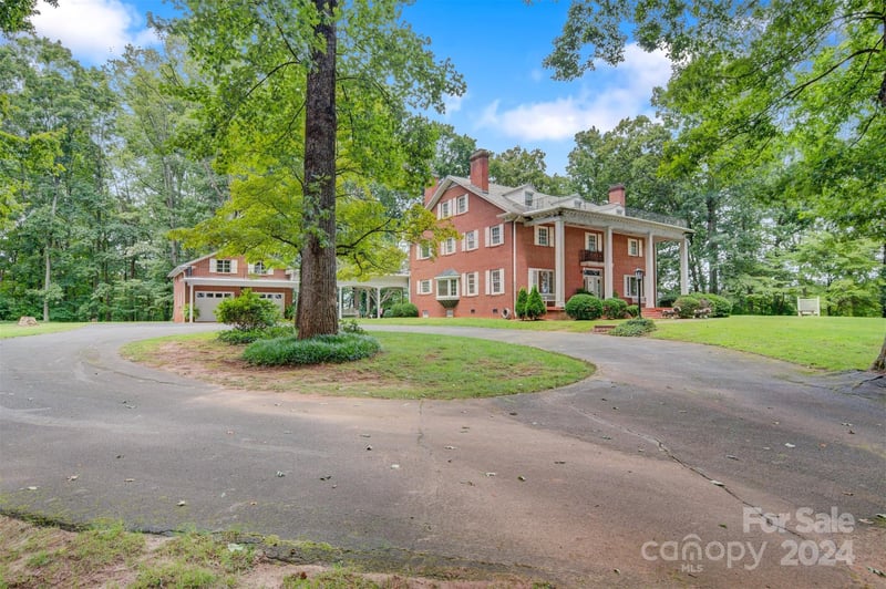 1014 2nd Ave NW, Conover, NC 28613