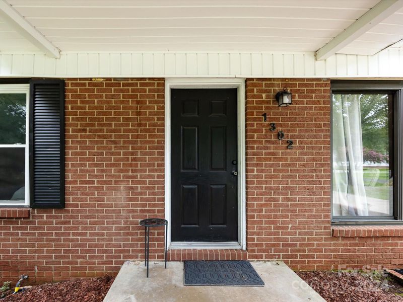 1302 E 1st St, Kannapolis, NC 28083
