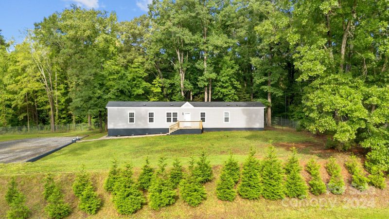 12900 Peppercorn Ln, Midland, NC 28107