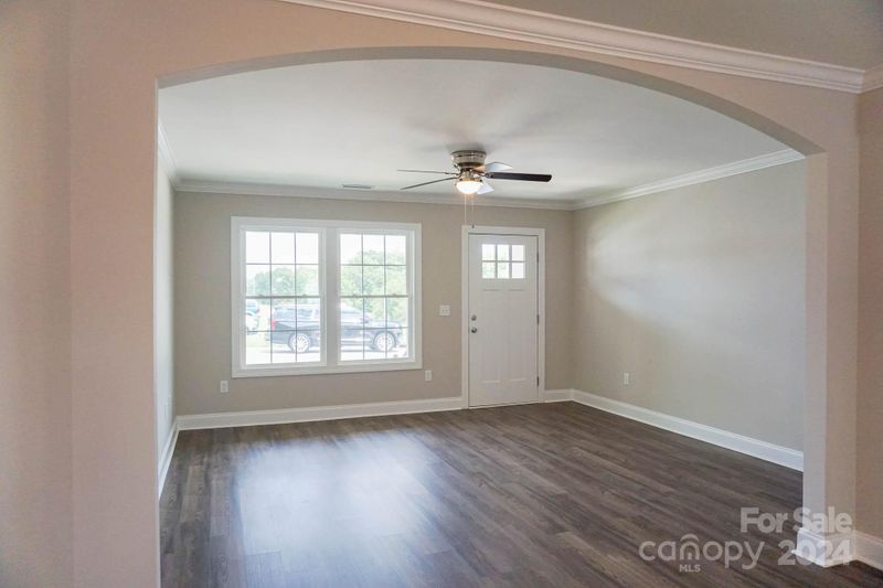 1631 Oak Leaf Dr NW, Hickory, NC 28601