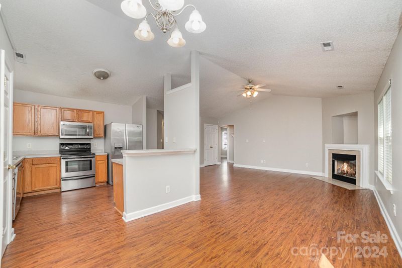 12734 Planters Row Dr, Charlotte, NC 28278