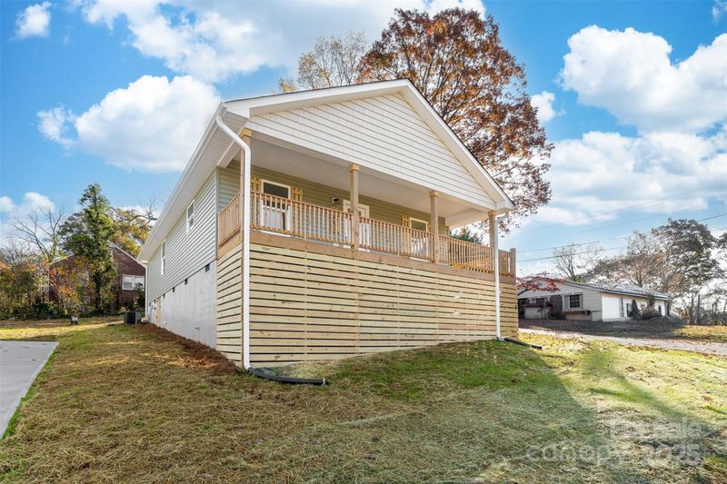 807 2nd St SE, Hickory, NC 28602