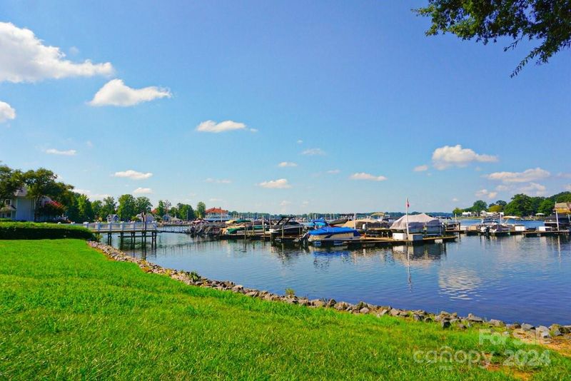 18742 Nautical Dr, Cornelius, NC 28031