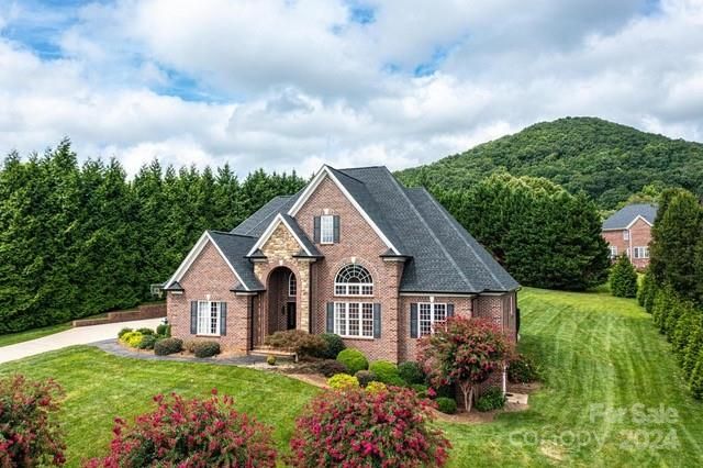 1085 Baker Barn Rd, Hickory, NC 28602
