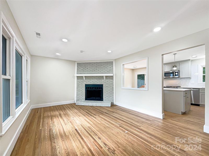 416 Deer Creek Dr, Matthews, NC 28105