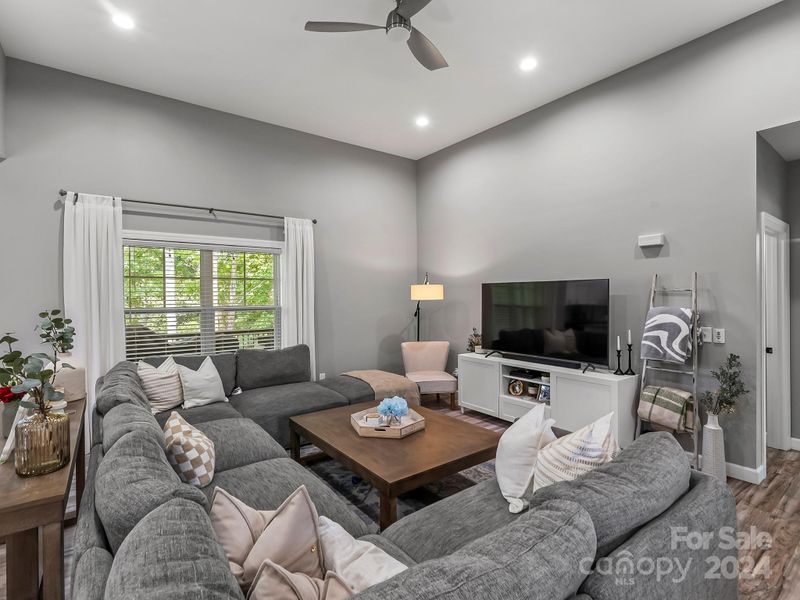 506 Aberdeen St NW, Conover, NC 28613