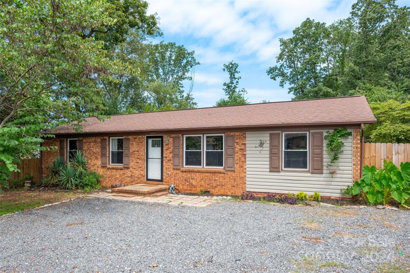 5074 Elmore Dr, Catawba, NC 28609