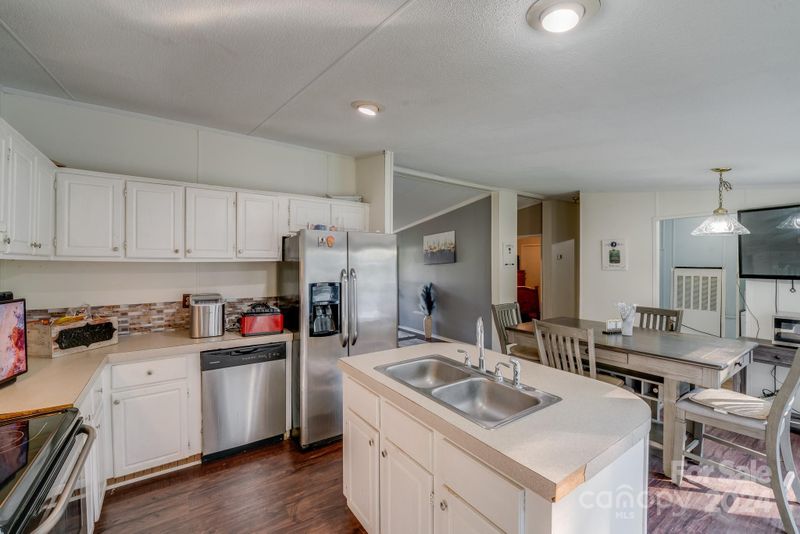 230 Carlyle Rd, Troutman, NC 28166