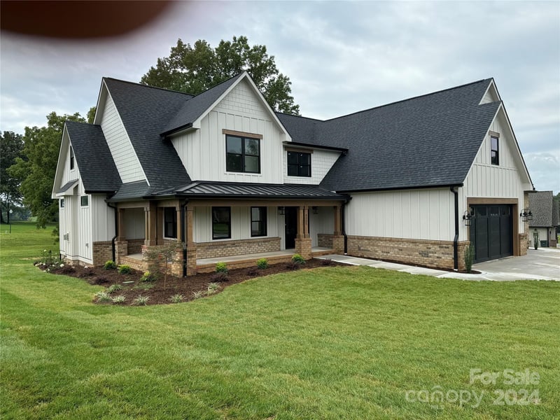 4305 Holly Cir NE, Conover, NC 28613
