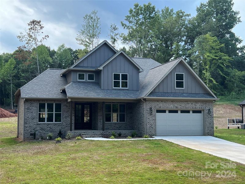 5125 Mark Dr NE, Hickory, NC 28601