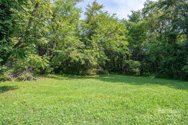 000 Elm Ave, Mount Holly, NC 28120