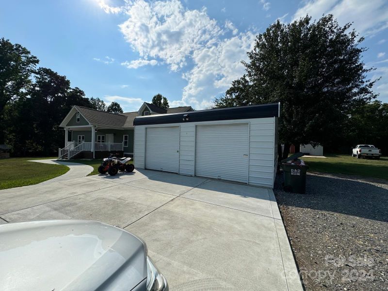 6220 Four Knights Ln, Clover, SC 29710
