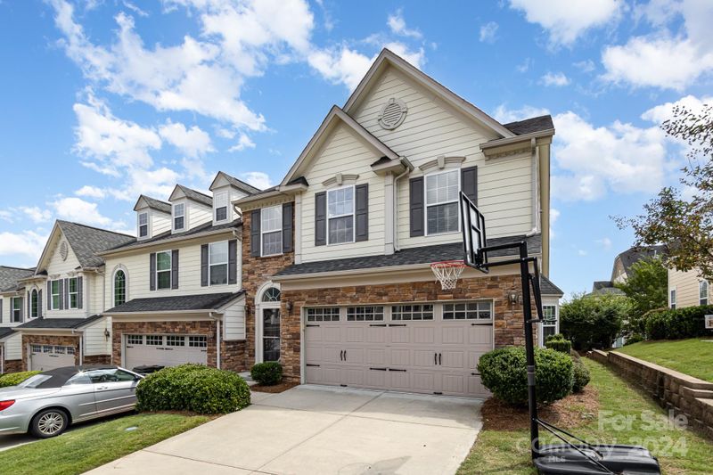 122 Inlet Point Dr, Tega Cay, SC 29708