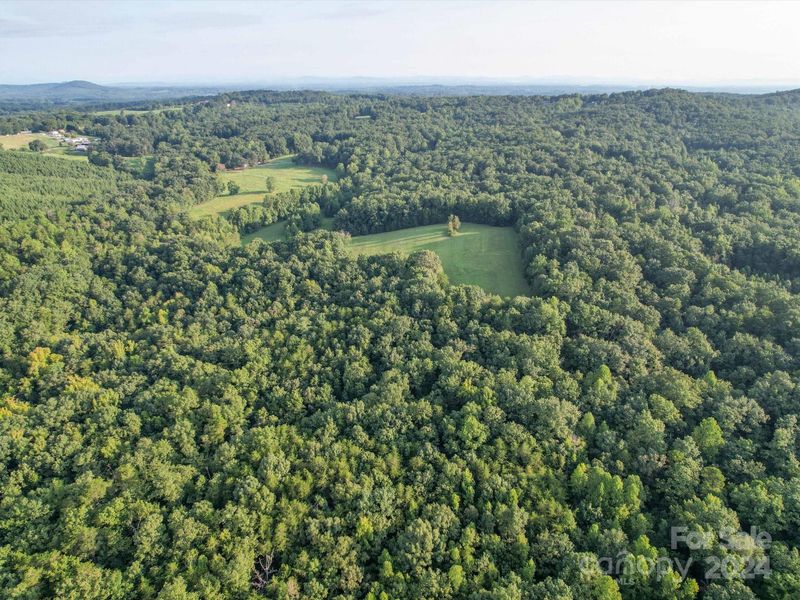 900 Skyview Dr, Hickory, NC 28602