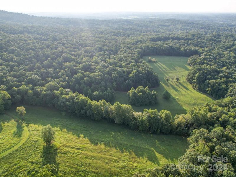 900 Skyview Dr, Hickory, NC 28602