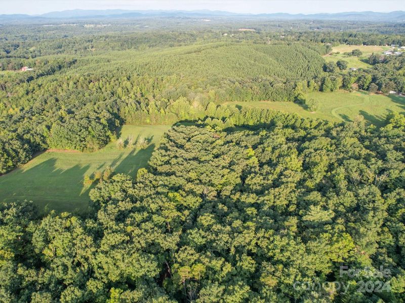 900 Skyview Dr, Hickory, NC 28602