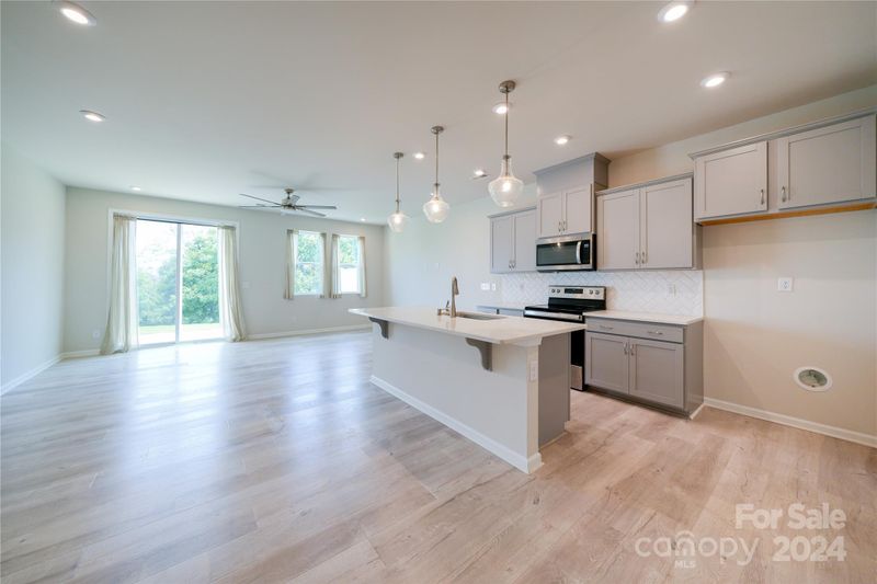 1105 Bigelow St, Charlotte, NC 28269