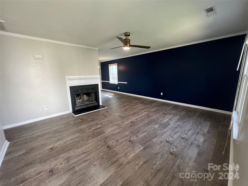 6031 Crape Myrtle Ln, Charlotte, NC 28216