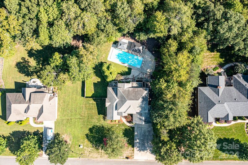 1156 N Windsor Dr, Kannapolis, NC 28081