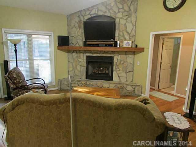 1724 Deer Run Rd, Catawba, SC 29704