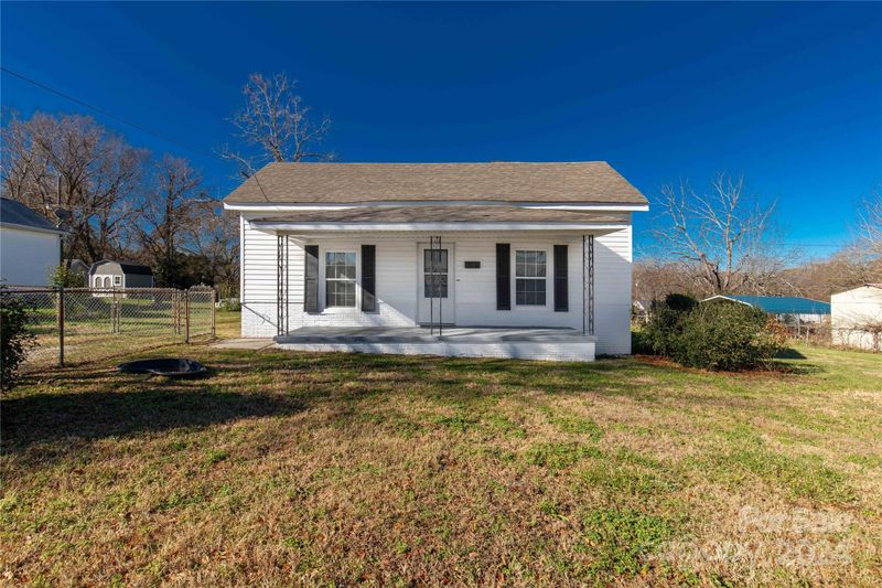705 Old North Main St, Clover, SC 29710