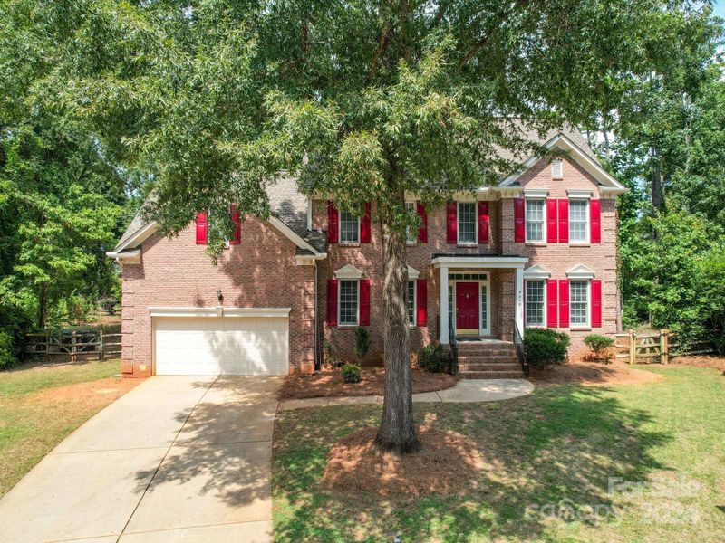 8900 Horsecroft Ct, Waxhaw, NC 28173