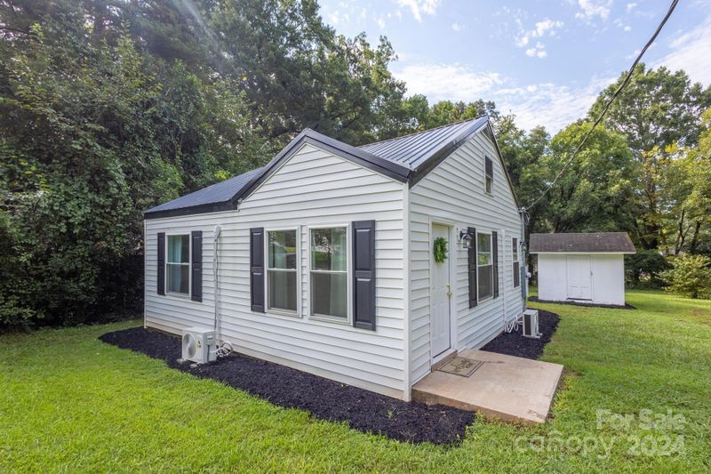 505 Hickory Ave, Statesville, NC 28677