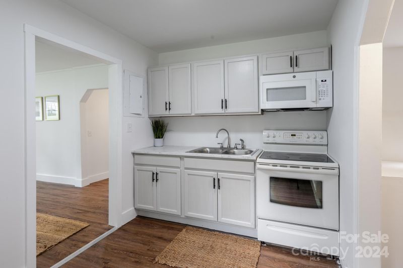 505 Hickory Ave, Statesville, NC 28677