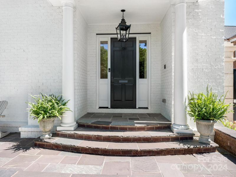 2011 Queens Rd W, Charlotte, NC 28207