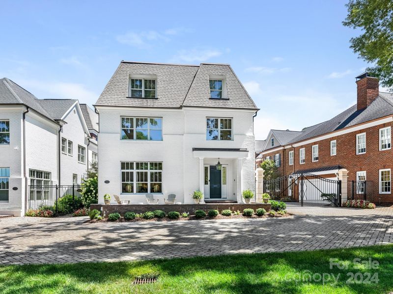2011 Queens Rd W, Charlotte, NC 28207