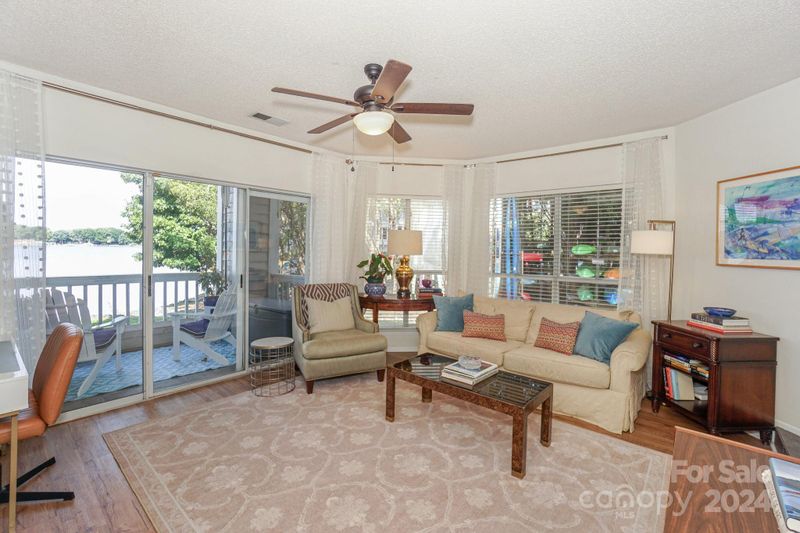 952 Southwest Dr, Davidson, NC 28036