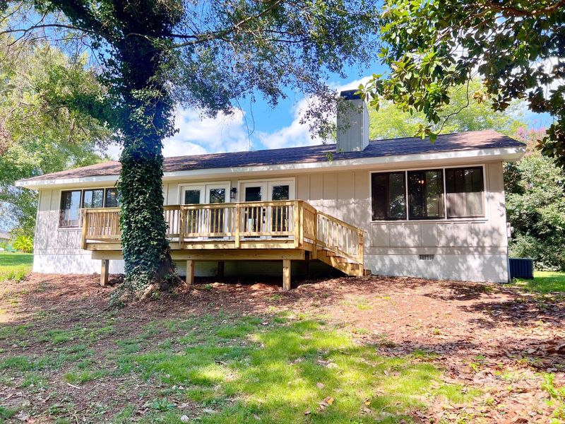 5268 Stonewood Dr, Hickory, NC 28602